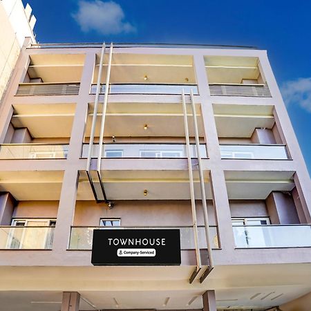 Super Townhouse Pitampura West Enclave Otel Delhi  Dış mekan fotoğraf
